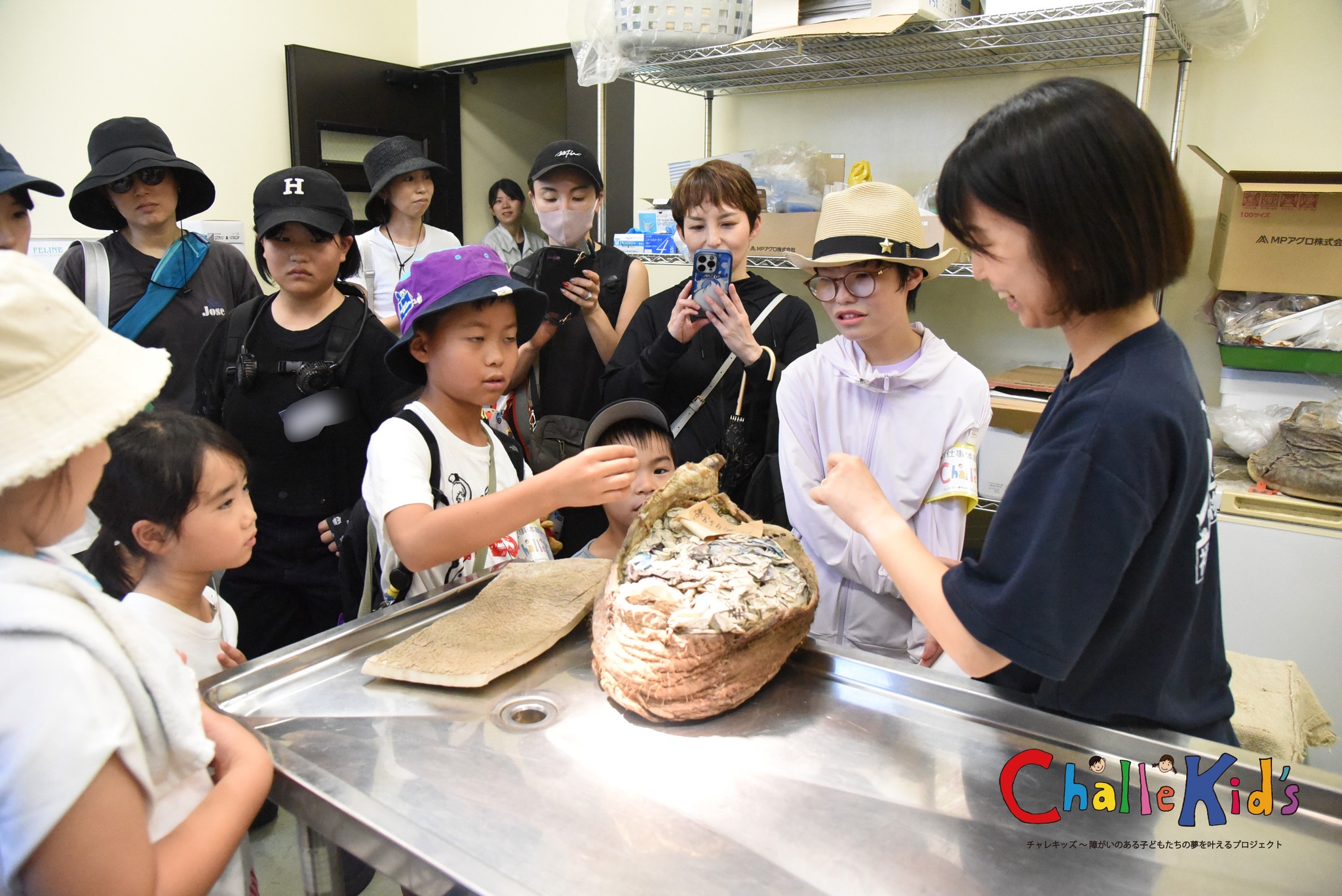 動物園のクリーンスタッフ 250724-10